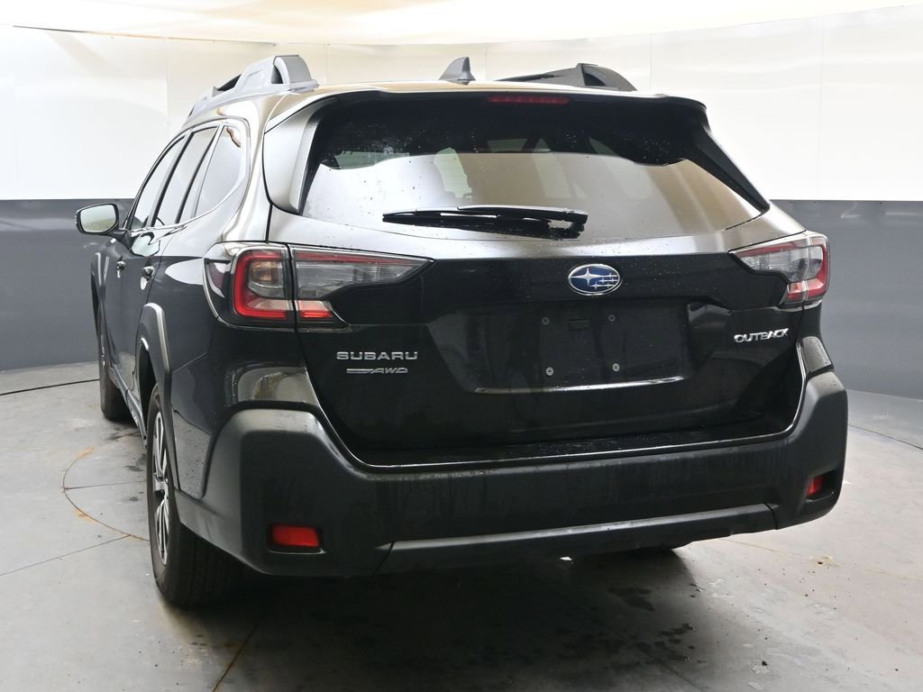 Certified 2025 Subaru Outback Premium image 4