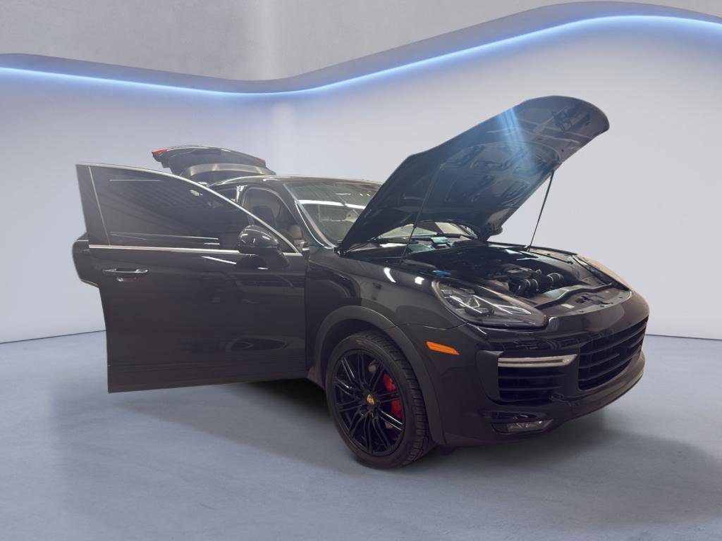Used 2015 Porsche Cayenne Turbo AWD/4WD image 7