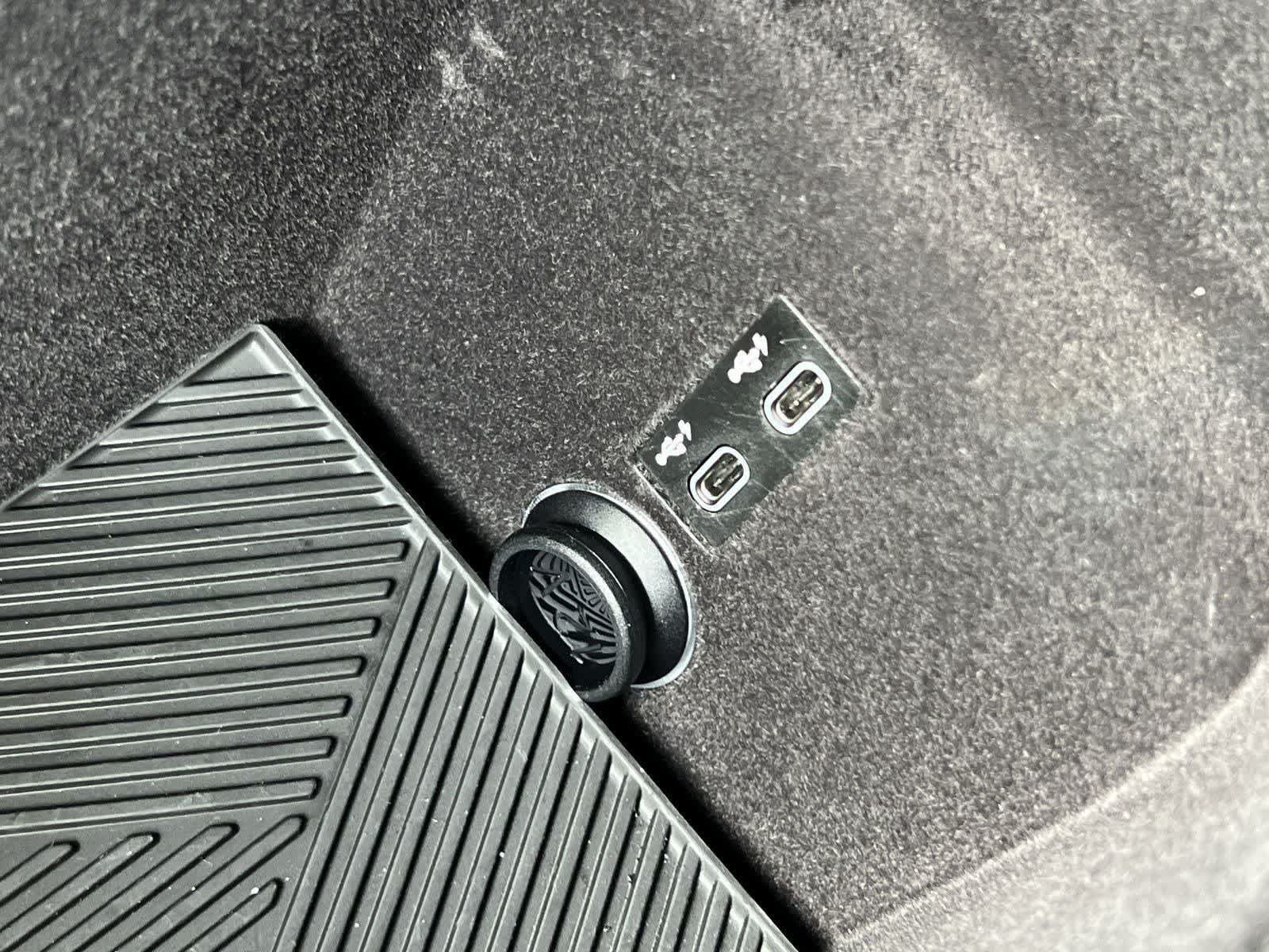 Used 2024 BMW 740i RWD image 37