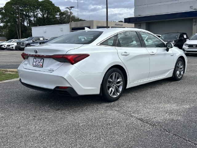 Used 2020 Toyota Avalon XLE w/ Moonroof Package FWD image 4