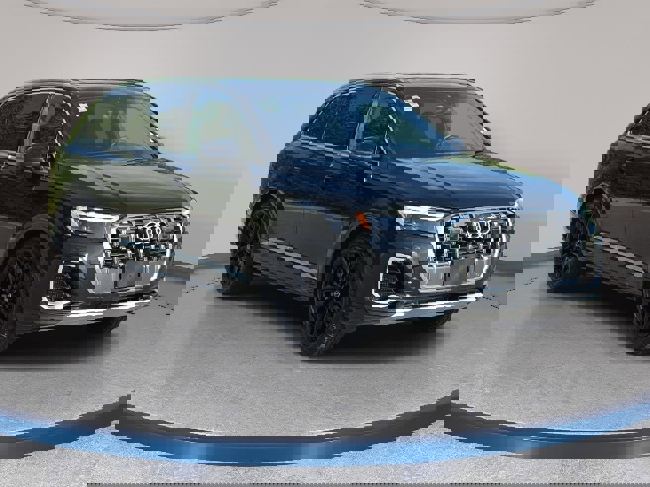 Used 2025 Audi Q7 3.0T Premium Plus AWD/4WD image 3