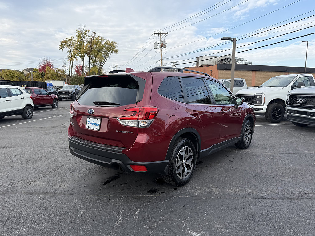 Used 2021 Subaru Forester Premium AWD/4WD image 6