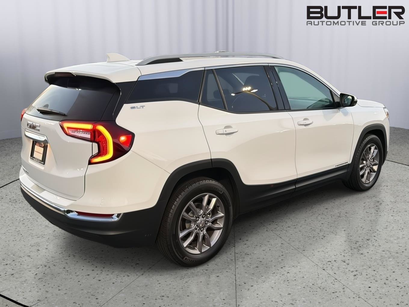 Used 2023 GMC Terrain SLT FWD image 6