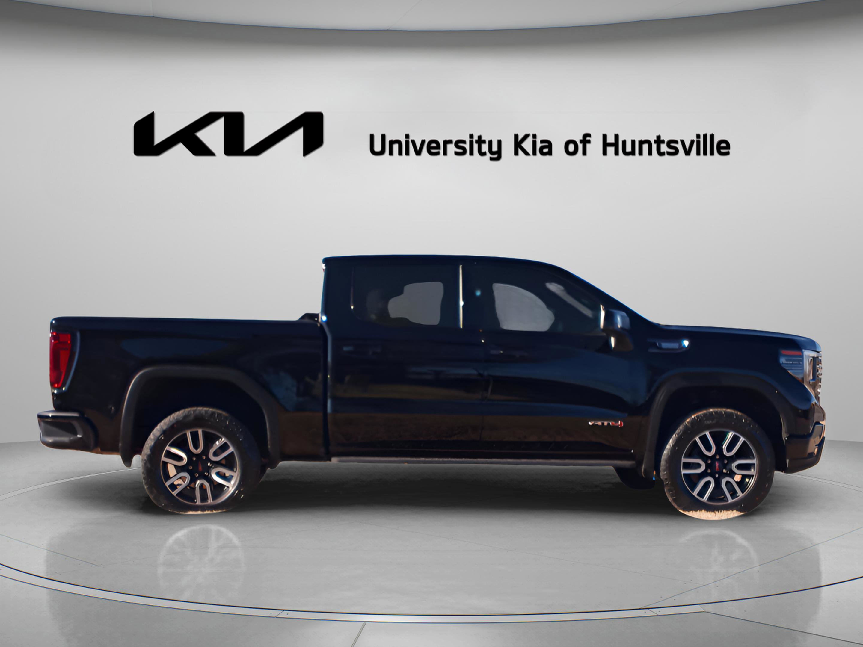 Used 2024 GMC Sierra 1500 AT4 w/ Technology Package image 9