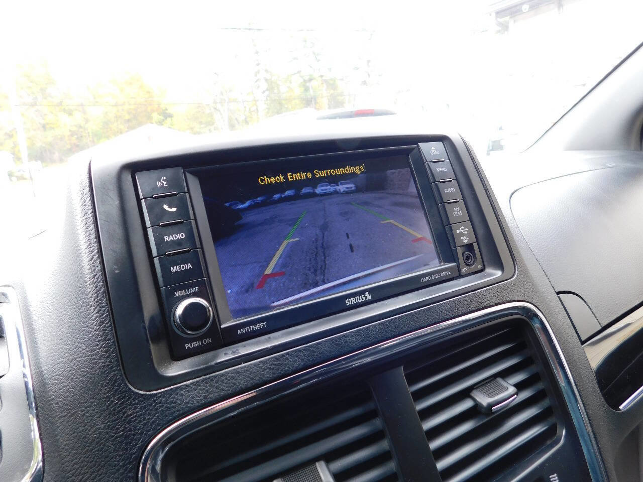 Used 2017 Dodge Grand Caravan SXT image 35