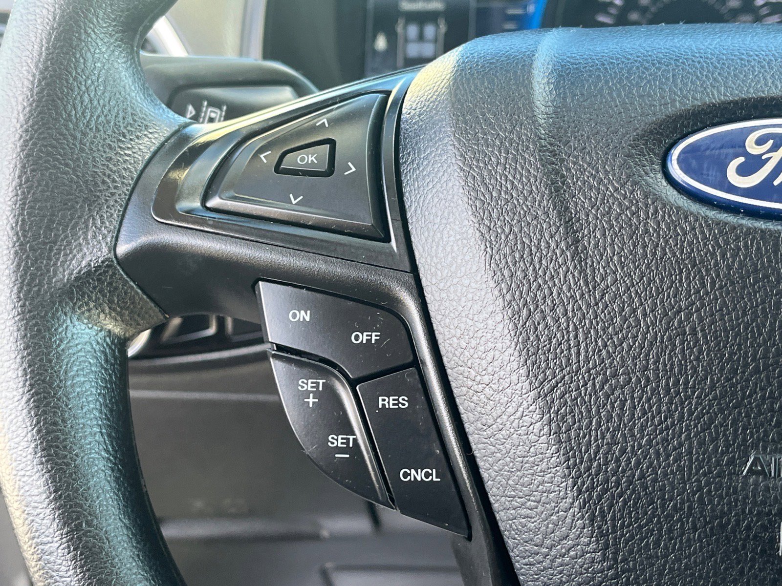 Certified 2024 Ford Edge SE w/ Black Appearance Package image 16