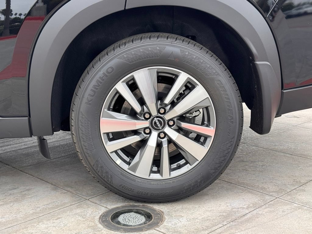New 2026 Nissan Pathfinder SL FWD image 10