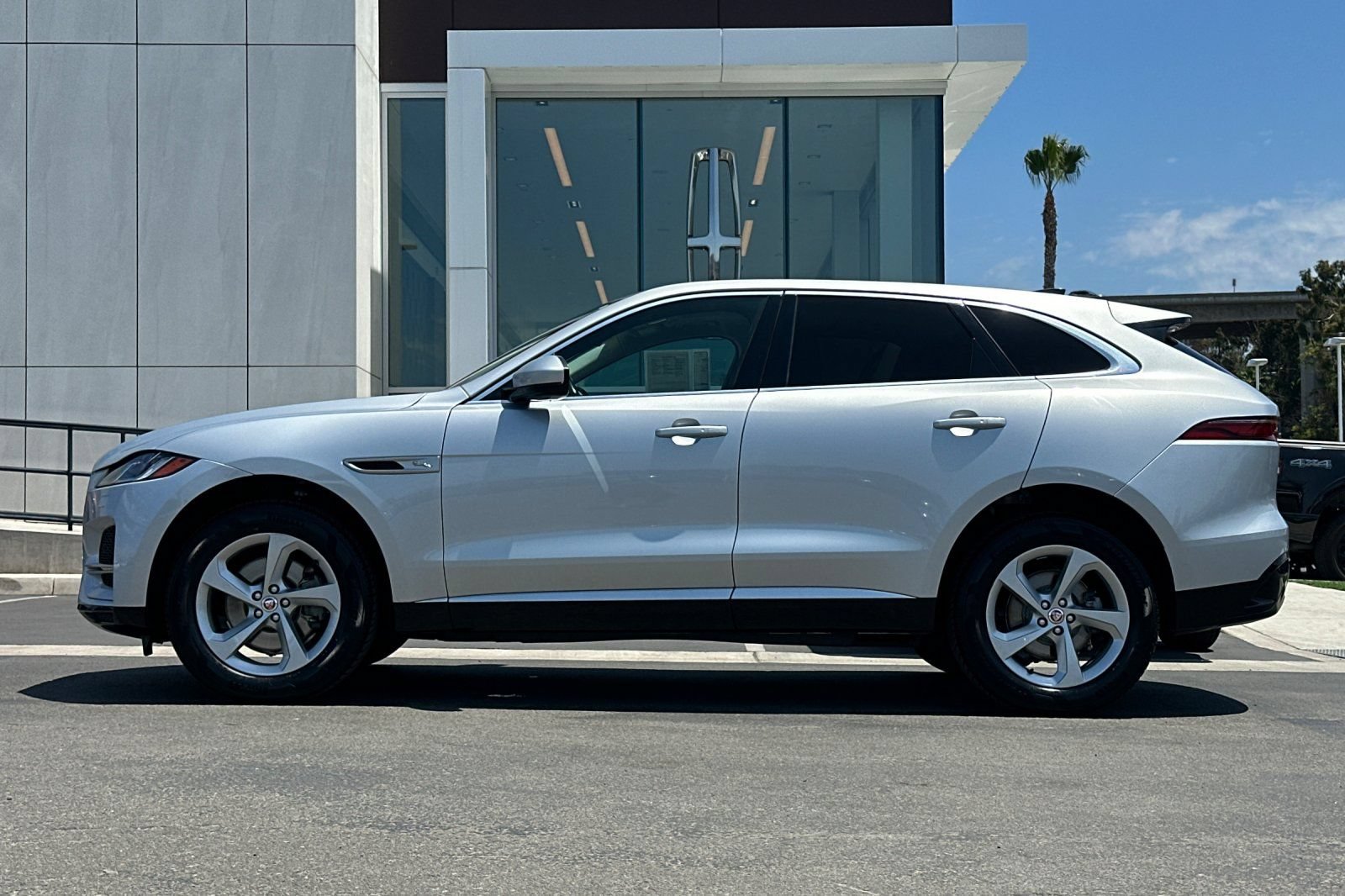 Used 2023 Jaguar F-PACE S AWD/4WD image 6