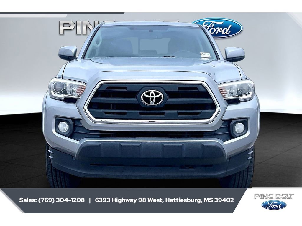 Used 2017 Toyota Tacoma SR5 w/ Tow Package RWD image 3