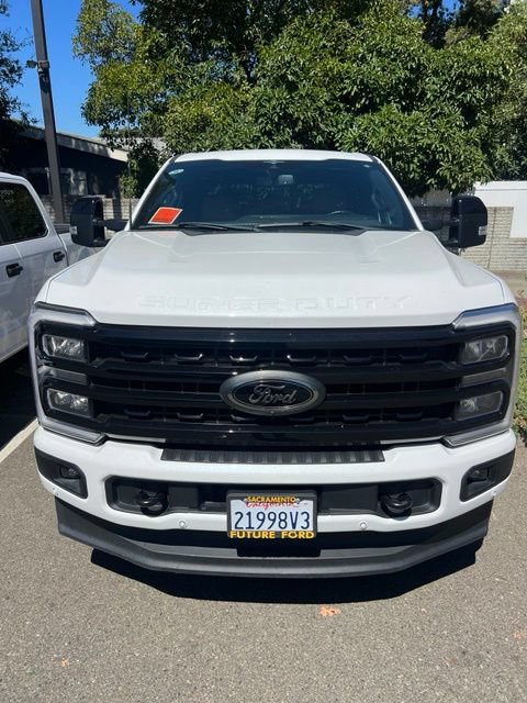 Used 2023 Ford F350 Lariat w/ Lariat Ultimate Package AWD/4WD image 3