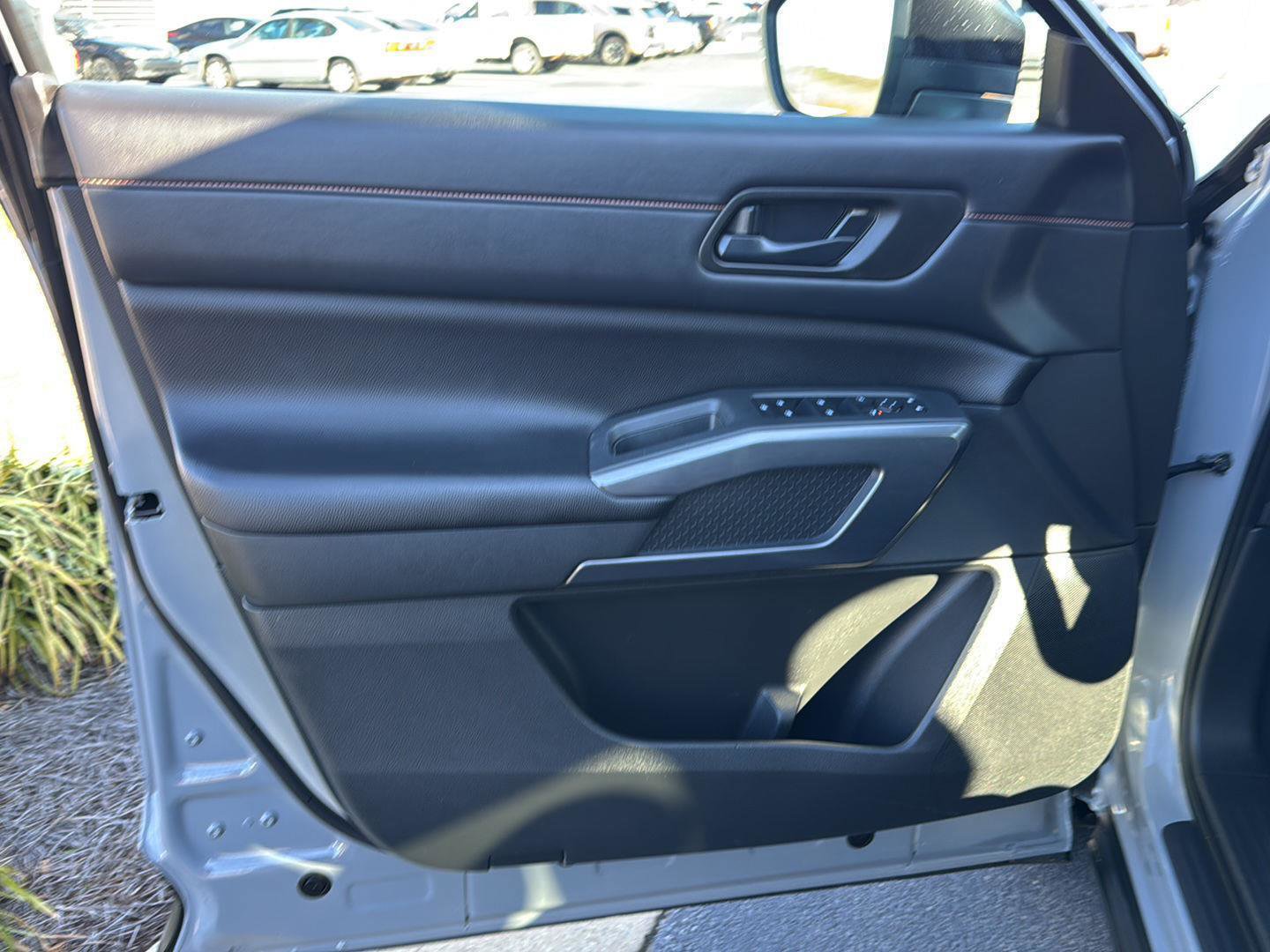 Used 2024 Nissan Pathfinder Rock Creek image 14