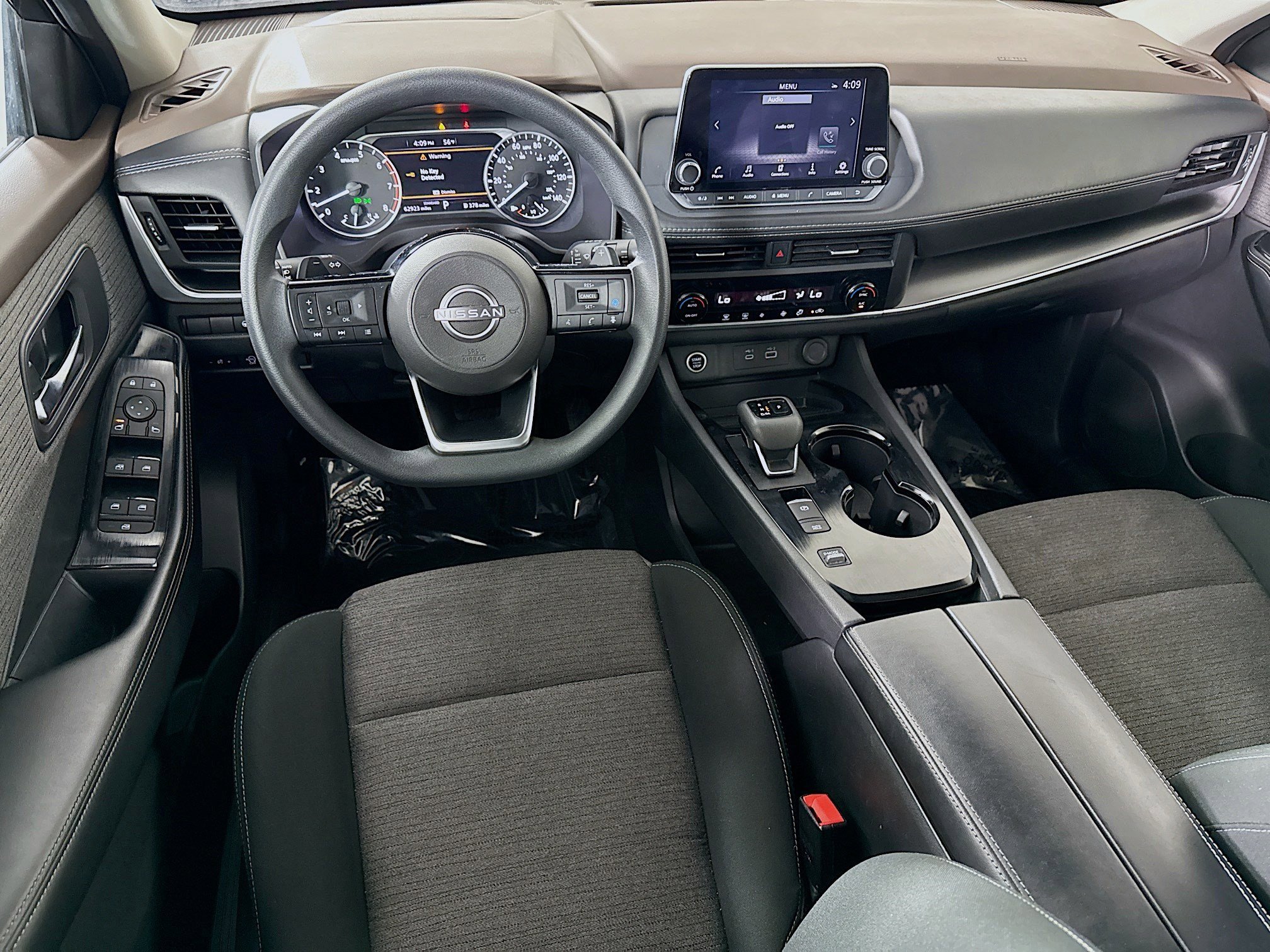 Used 2023 Nissan Rogue SV image 17