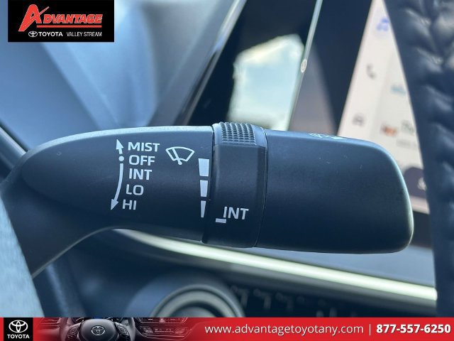 Used 2023 Toyota Prius LE AWD/4WD image 25