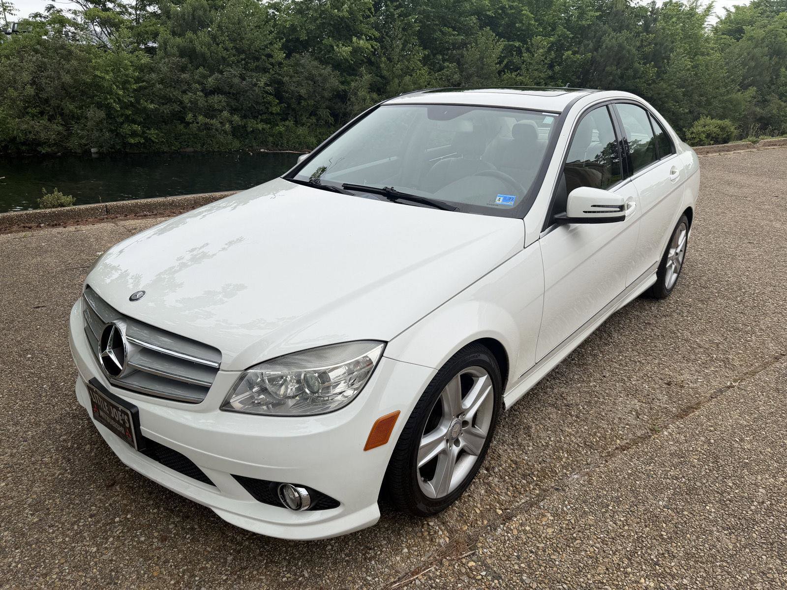 Used 2010 Mercedes-Benz C 300 4MATIC Sedan image 7