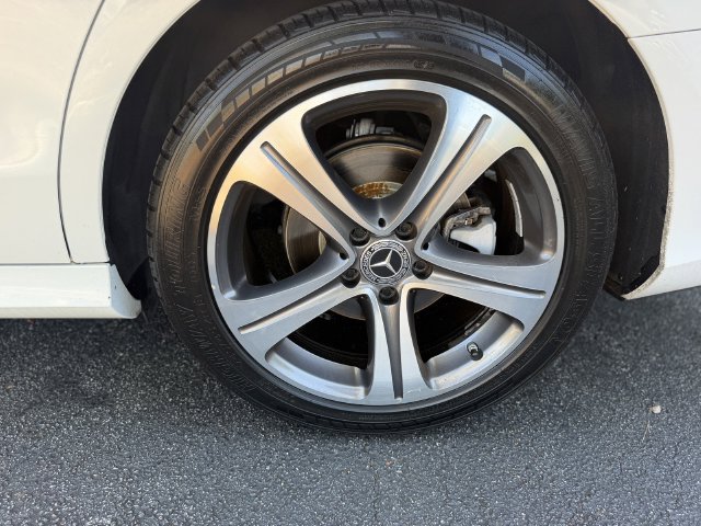 Used 2018 Mercedes-Benz E 300 4MATIC image 46
