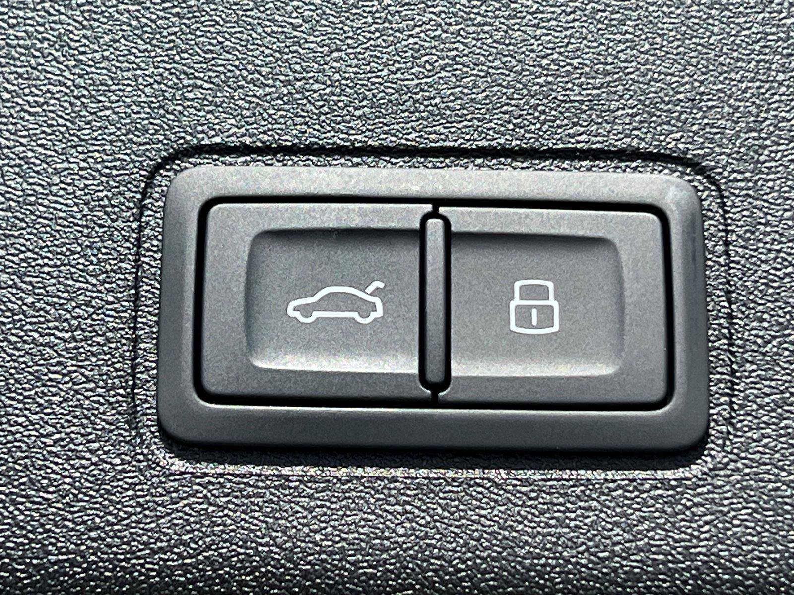 New 2026 Audi Q3 quattro 2.0T image 13