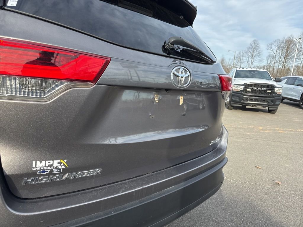 Used 2019 Toyota Highlander XLE image 33