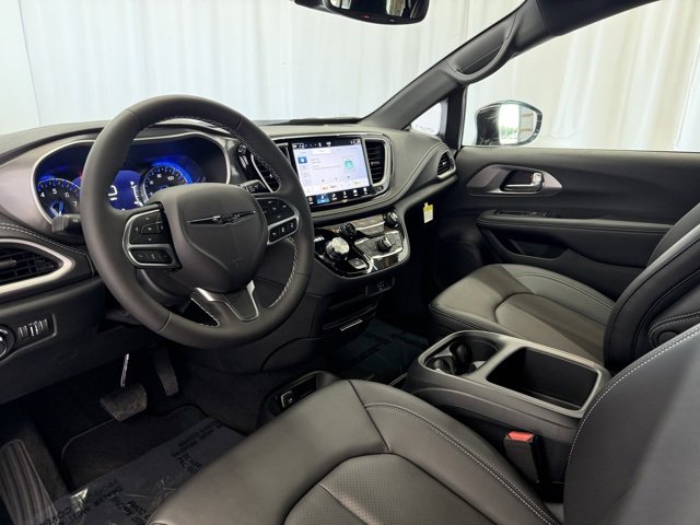 New 2026 Chrysler Pacifica Select image 11