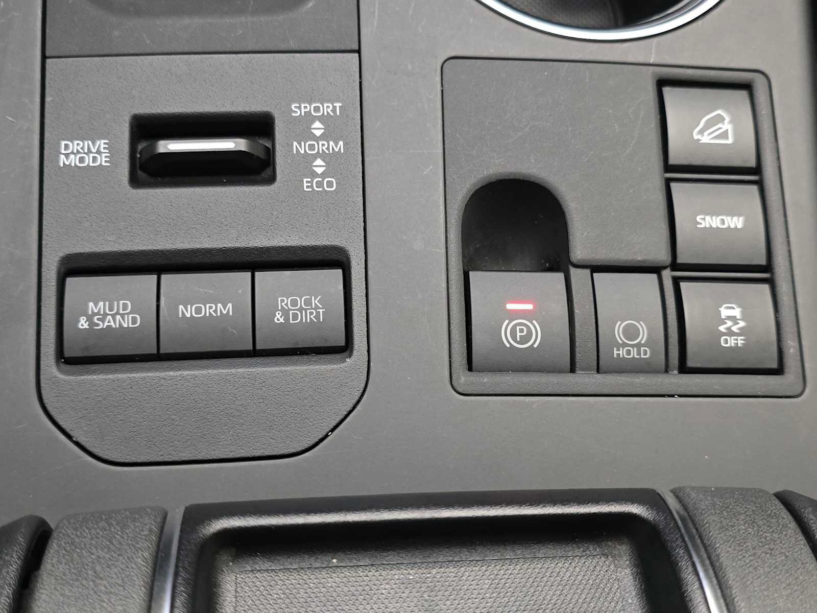 Certified 2024 Toyota Highlander XLE AWD/4WD image 16