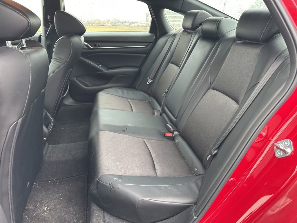 Used 2018 Honda Accord Sport image 13