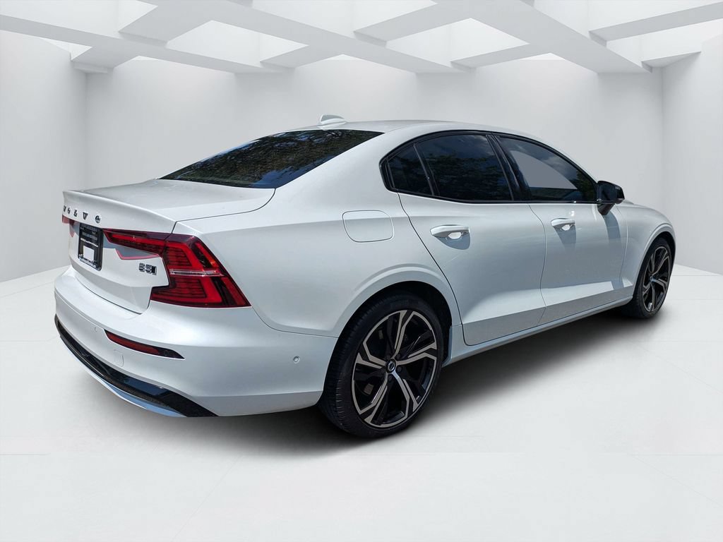 Certified 2025 Volvo S60 B5 Plus AWD/4WD image 3