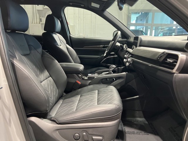 Used 2025 Kia Telluride AWD image 56
