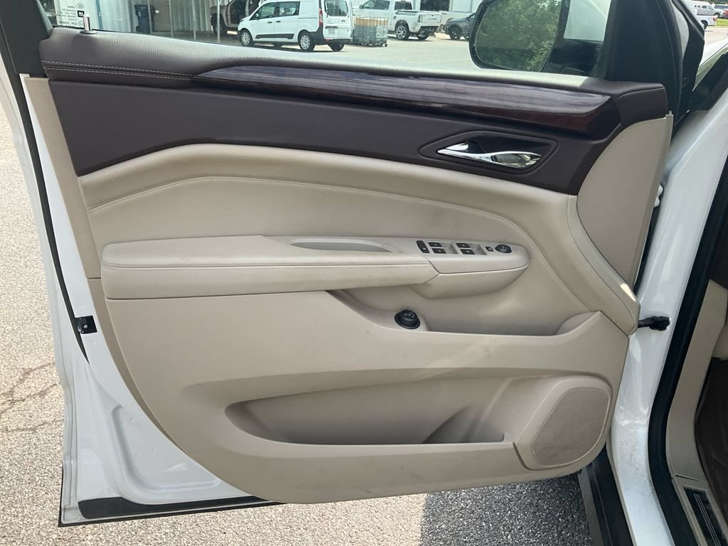 Used 2011 Cadillac SRX Luxury FWD image 17