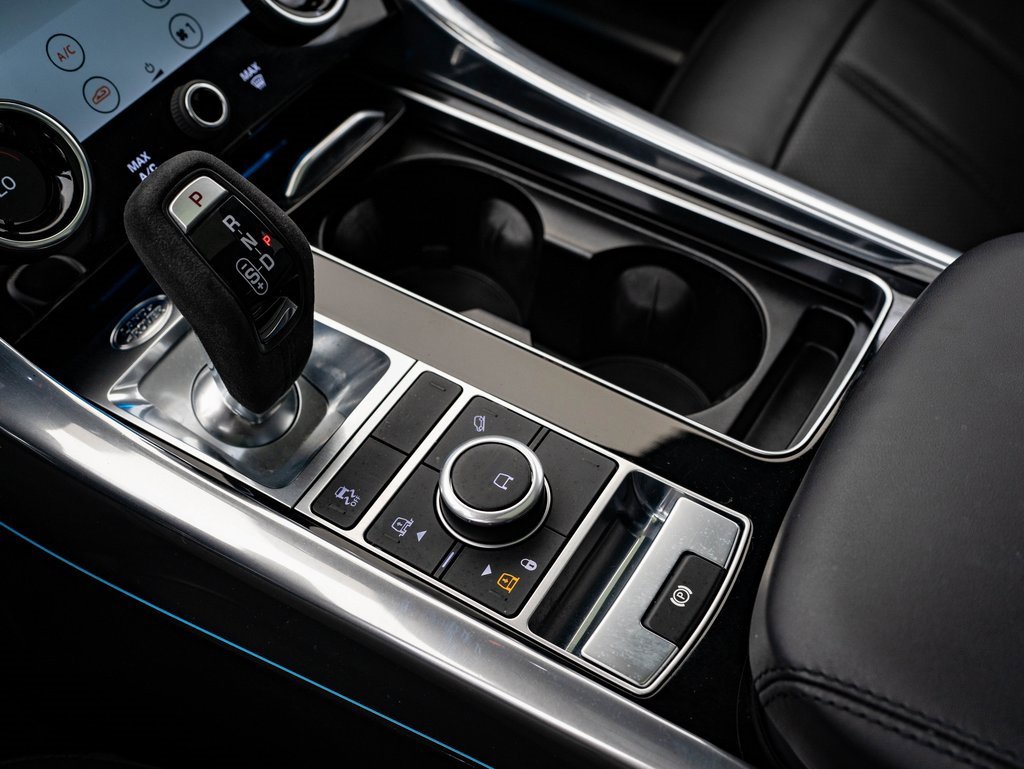 Used 2022 Land Rover Range Rover Sport HST image 38