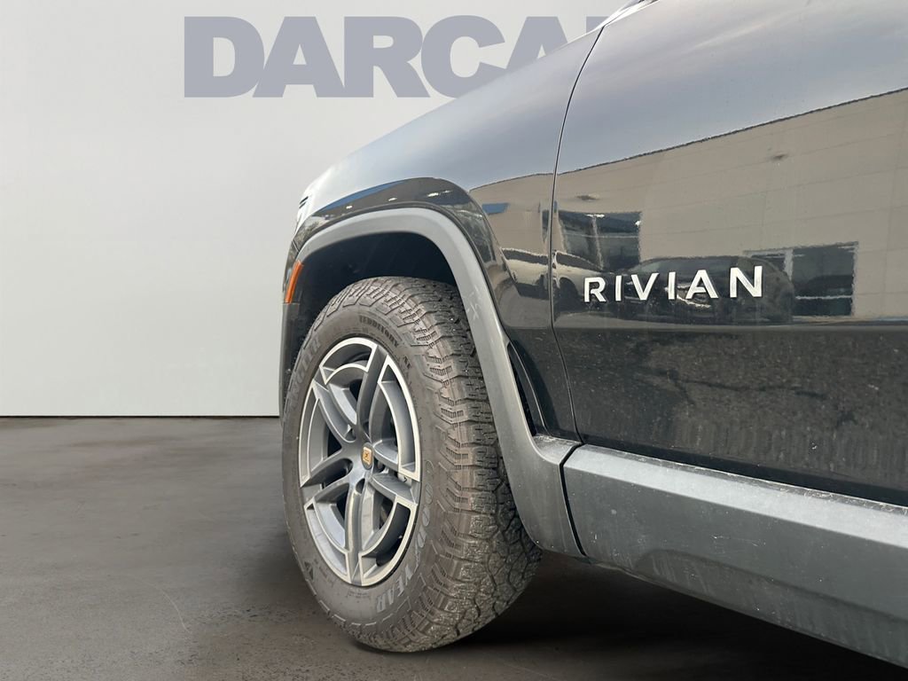 Used 2025 Rivian R1S Adventure image 31