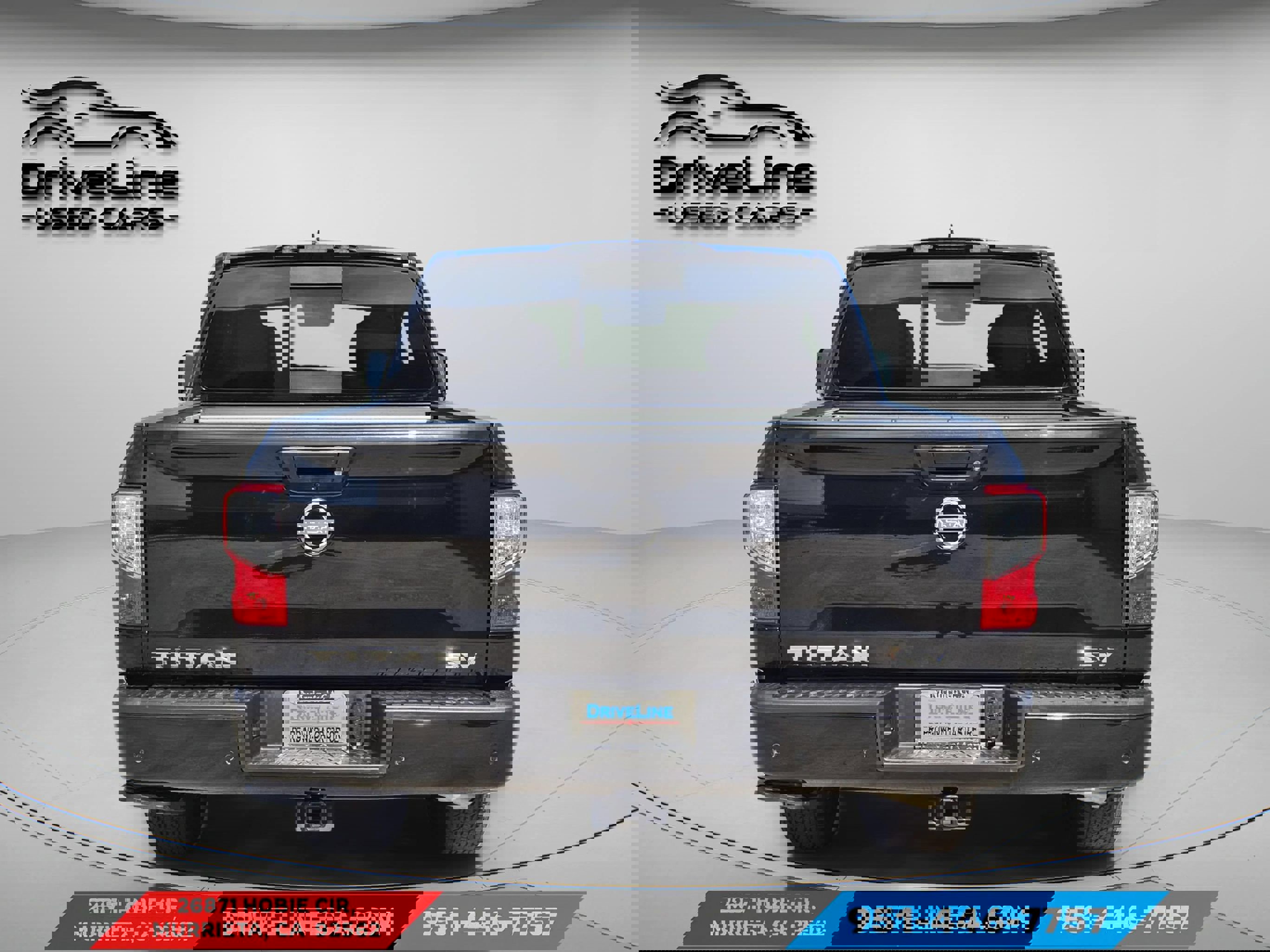 Used 2024 Nissan Titan SV w/ SV Convenience Package image 3