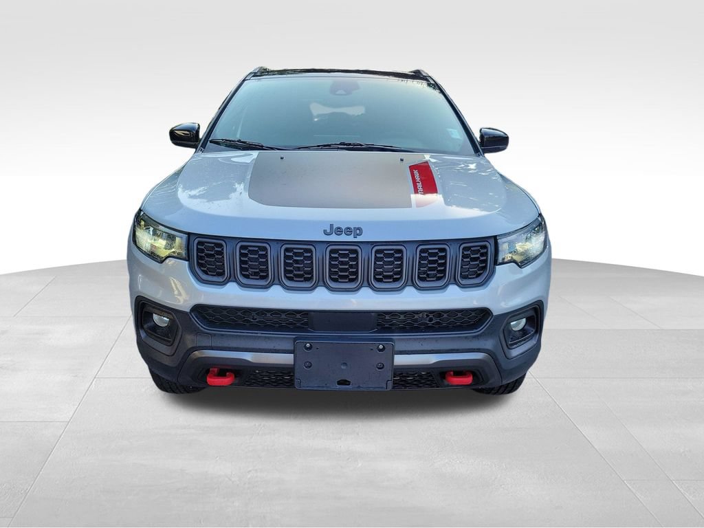 Used 2024 Jeep Compass Trailhawk AWD/4WD image 7