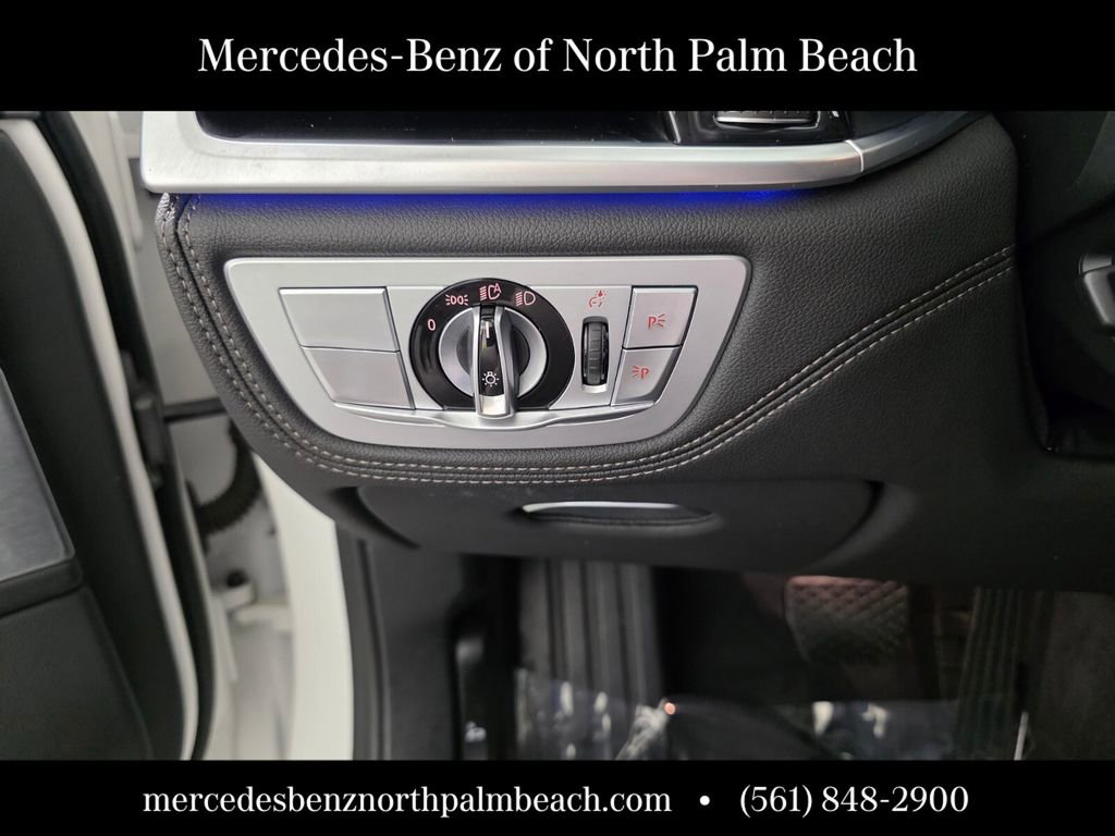Used 2022 BMW 750i xDrive image 26