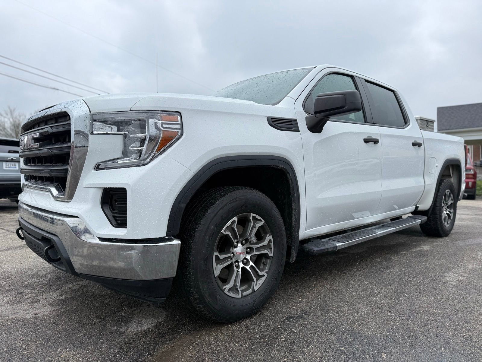 Used 2020 GMC Sierra 1500 4x4 Crew Cab w/ Sierra Value Package image 2