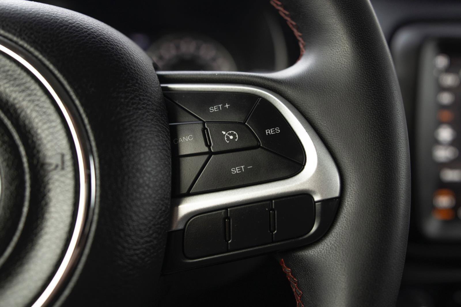 Used 2023 Jeep Renegade Trailhawk image 7