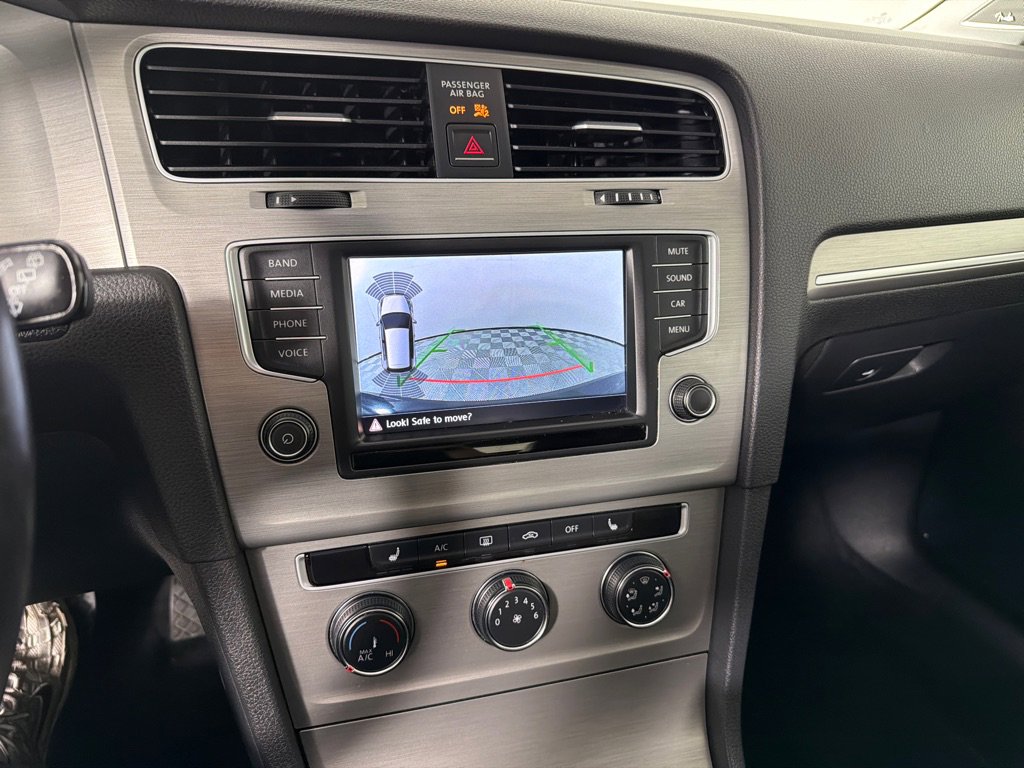 Used 2016 Volkswagen Golf SE w/ Lighting Package FWD image 17