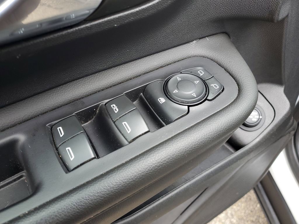 Used 2023 GMC Terrain SLE w/ Driver Convenience Package image 23