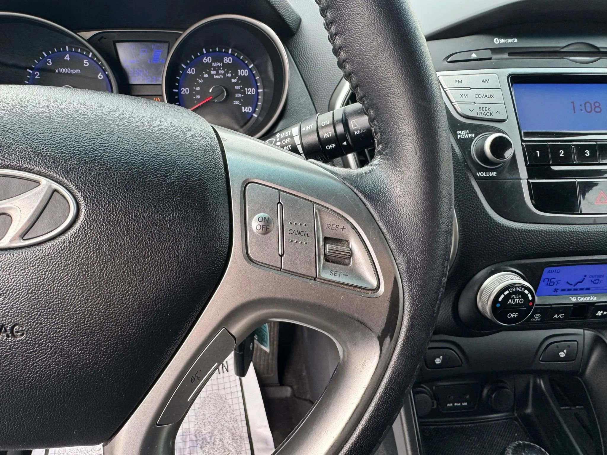 Used 2010 Hyundai Tucson Limited AWD/4WD image 15