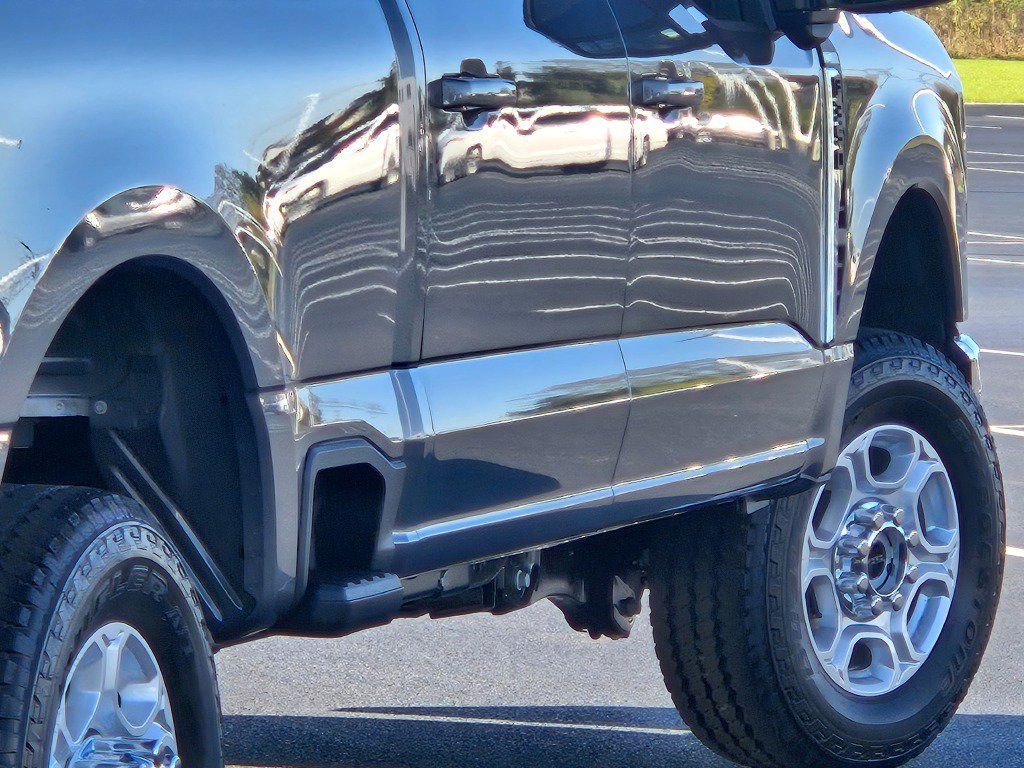 New 2026 Ford F350 XLT w/ XLT Premium Package image 9