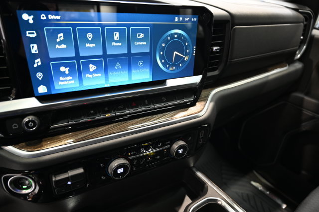 Used 2022 Chevrolet Silverado 1500 LT AWD/4WD image 15