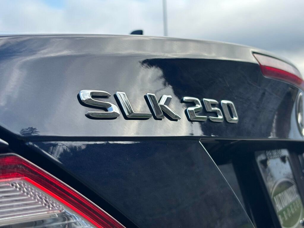Used 2015 Mercedes-Benz SLK 250 2015 MERCEDES-BENZ SLK 250 image 17