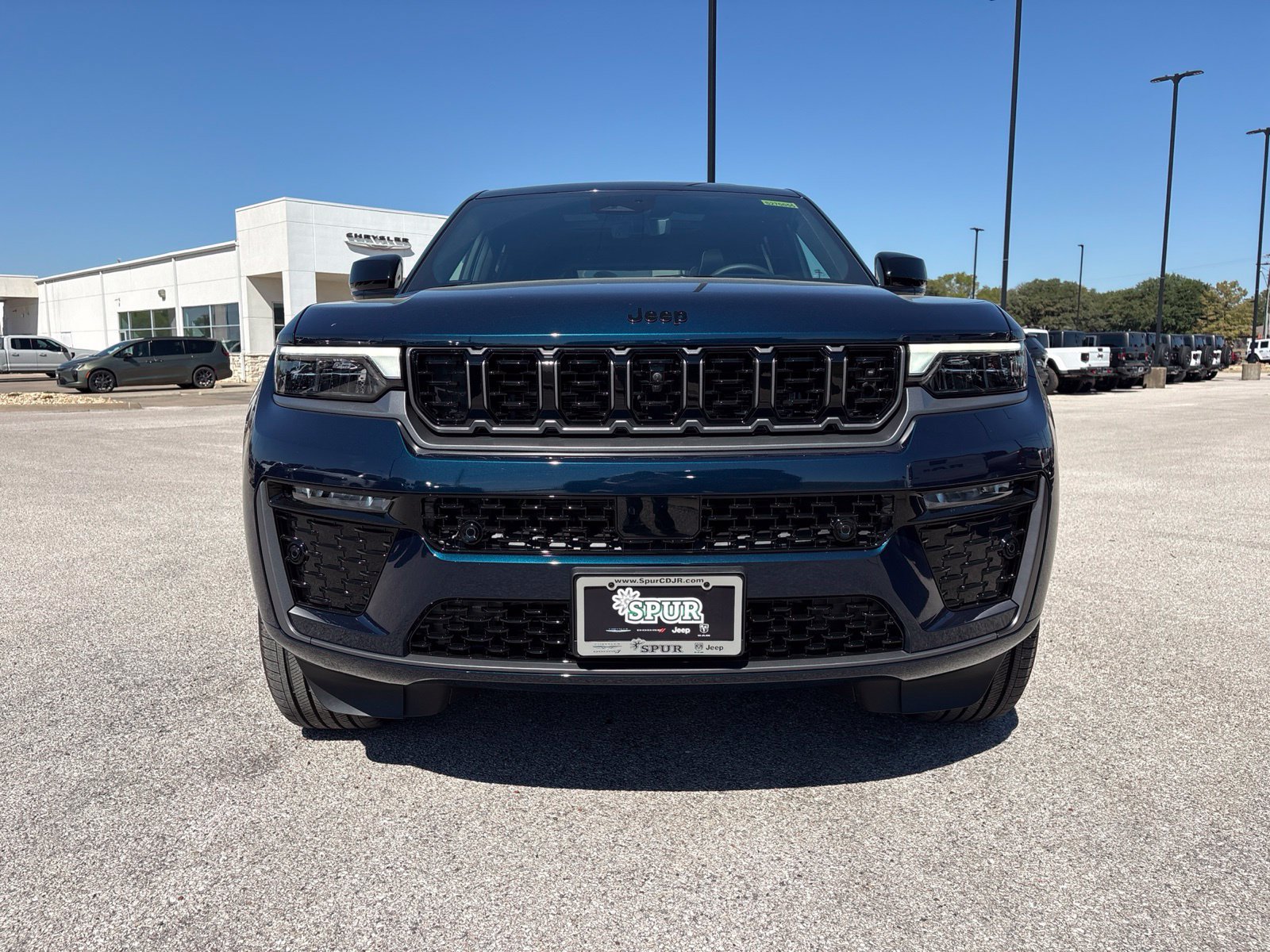 New 2027 Jeep Grand Cherokee Summit w/ Adv Protech Group IV AWD/4WD image 9