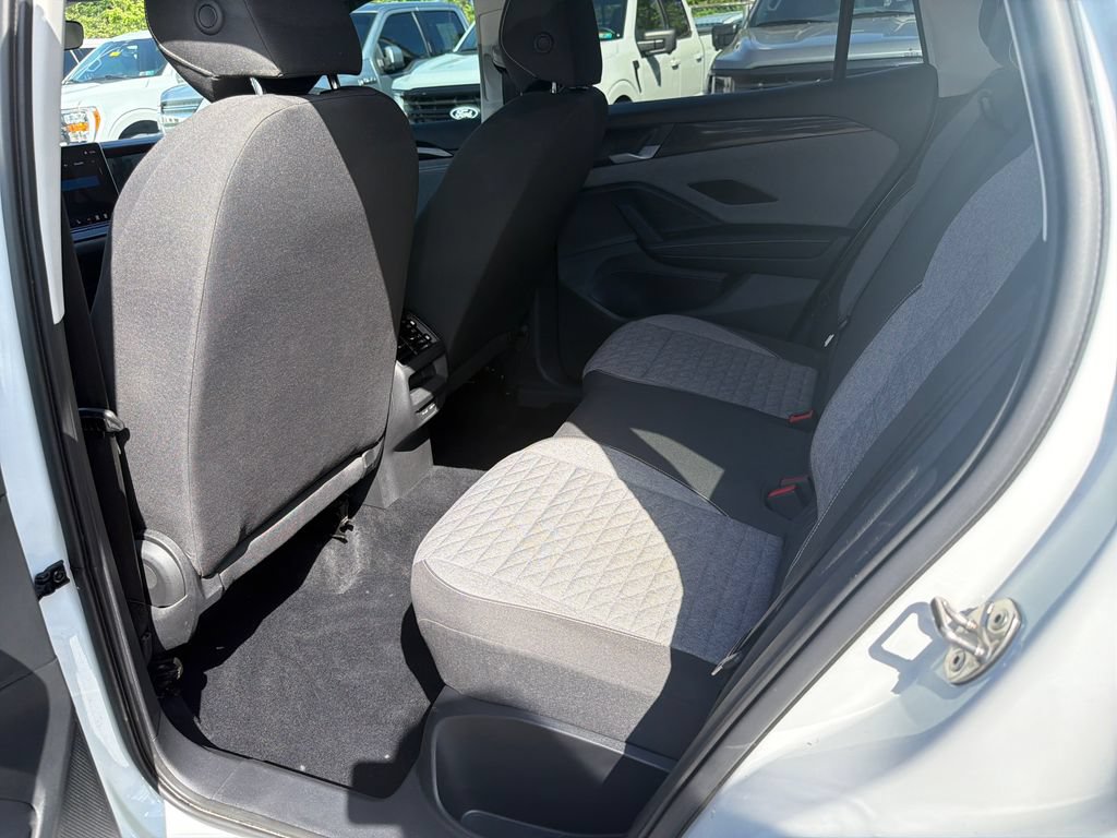 Used 2025 Volkswagen Tiguan S FWD image 13