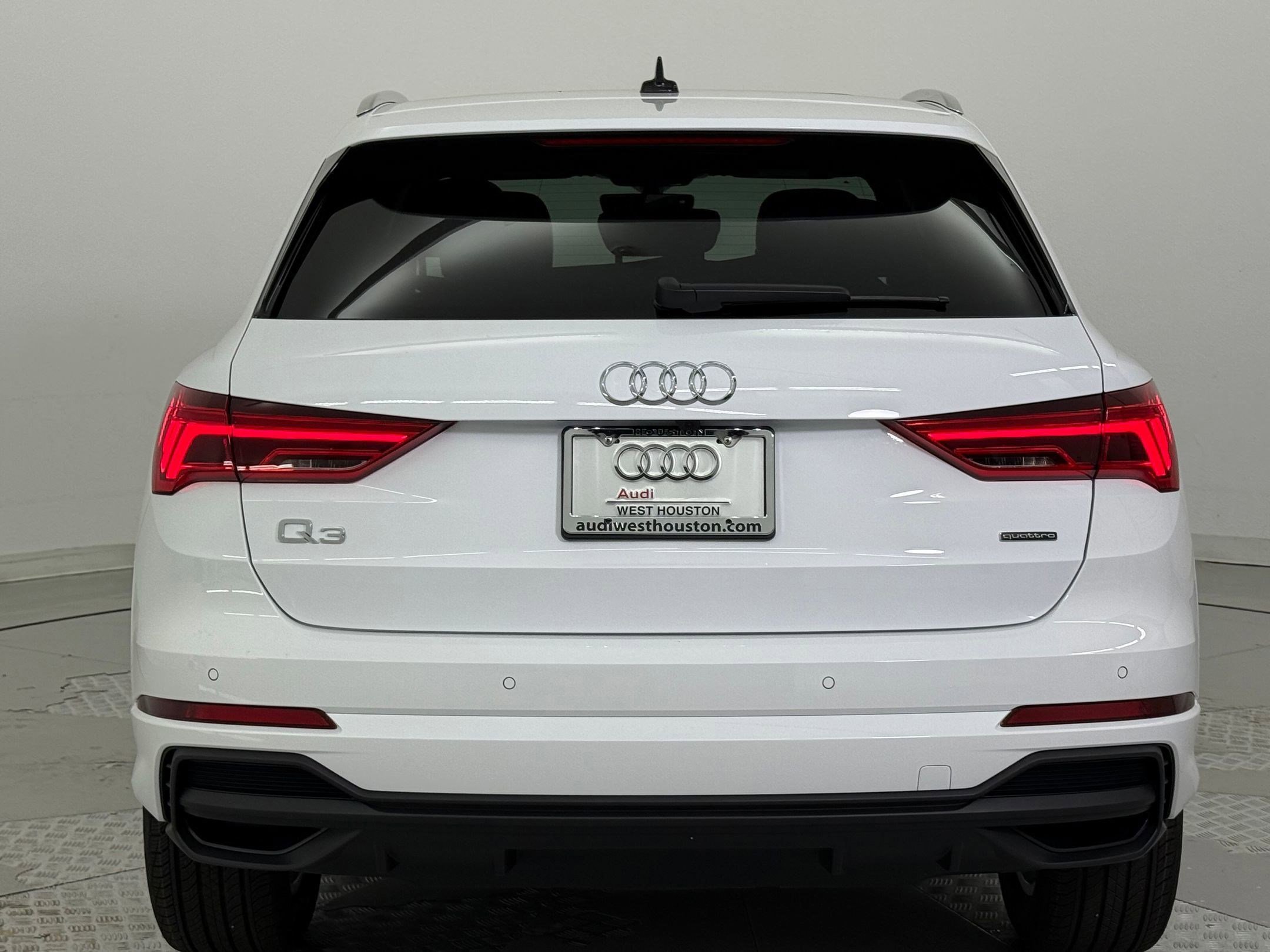 Used 2025 Audi Q3 2.0T Premium w/ Convenience Package AWD/4WD image 10