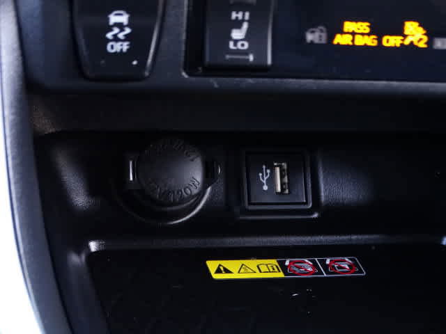 Used 2023 Toyota RAV4 XSE AWD/4WD image 33
