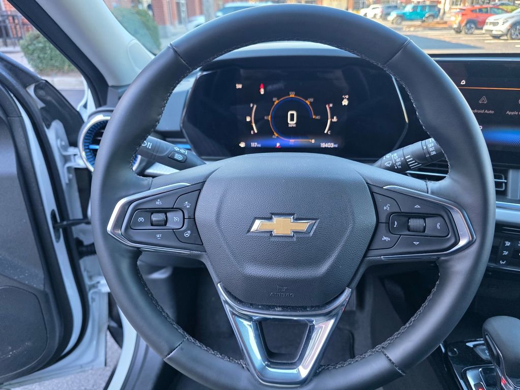 Certified 2025 Chevrolet Trax LT w/ LT Convenience Package image 21