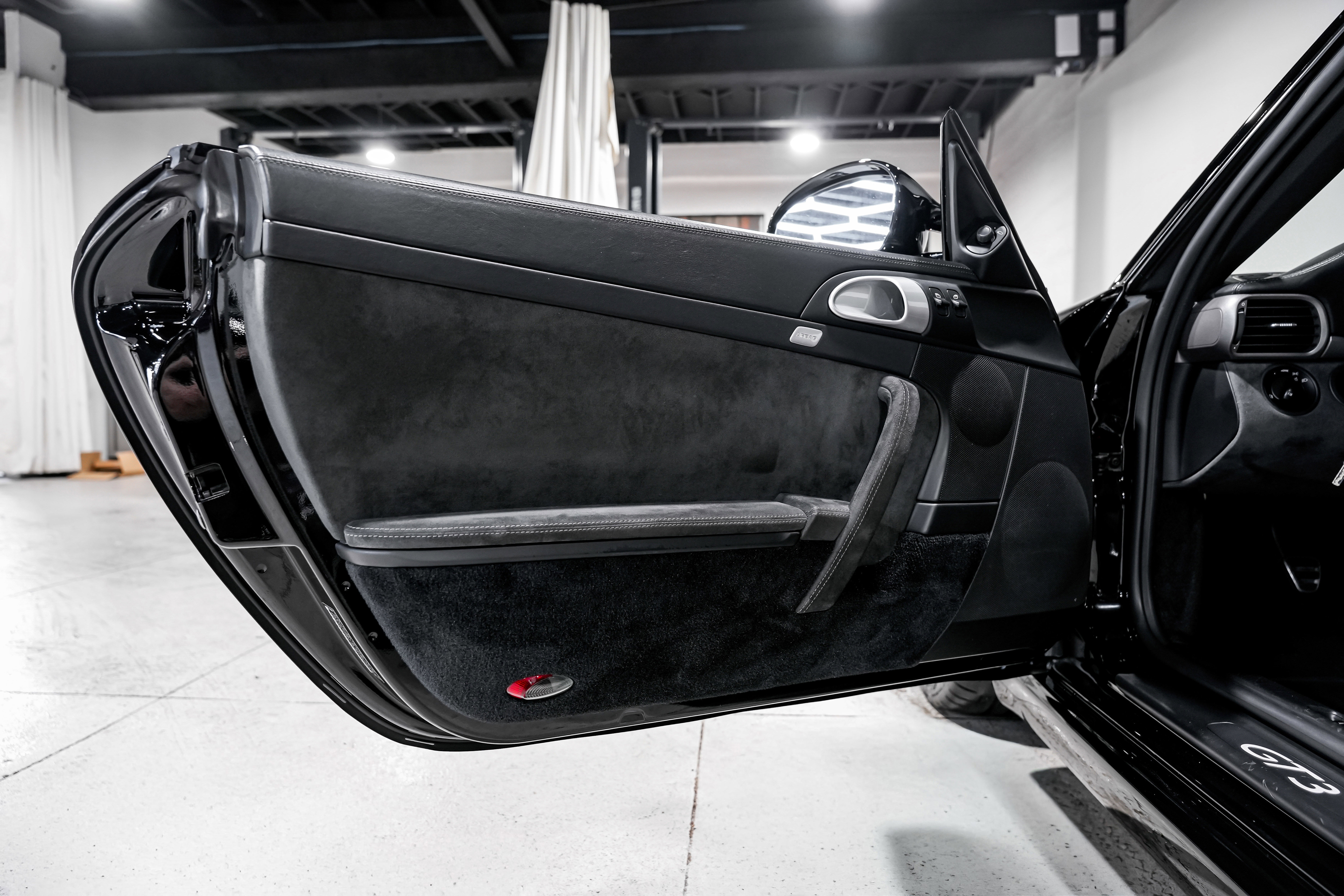 Used 2010 Porsche 911 GT3 image 25