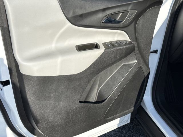 Used 2023 Chevrolet Equinox LS AWD/4WD image 14