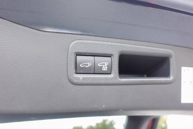 Certified 2023 Toyota Venza XLE AWD/4WD image 25