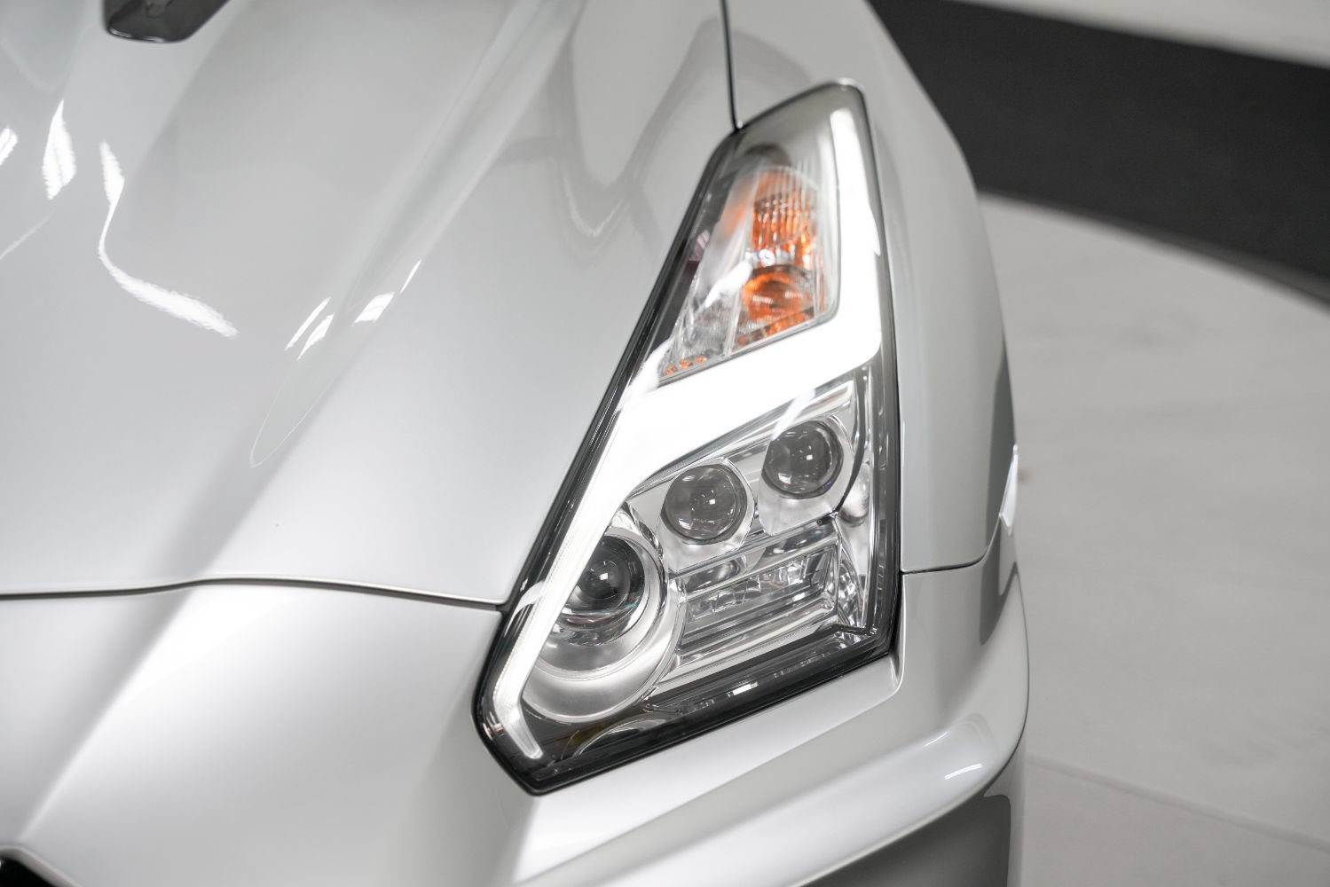 Used 2018 Nissan GT-R NISMO AWD/4WD image 14