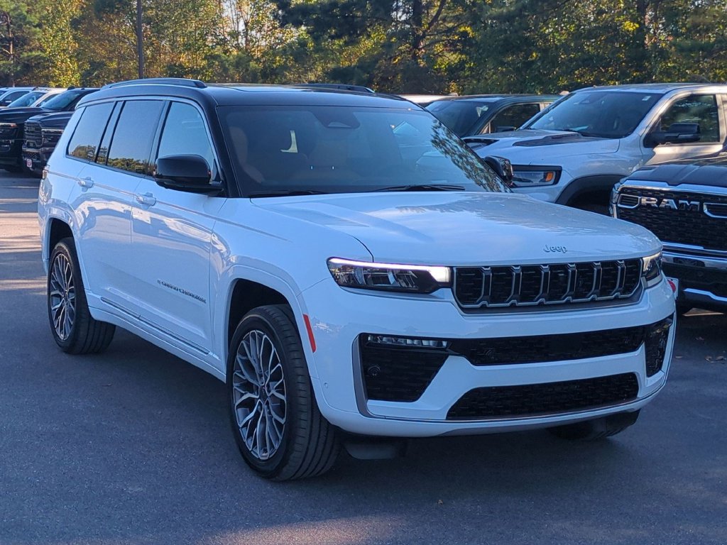 New 2027 Jeep Grand Cherokee L Summit AWD/4WD image 2